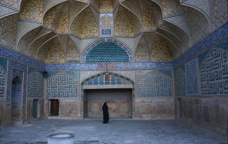 Inne i Imam moskén
