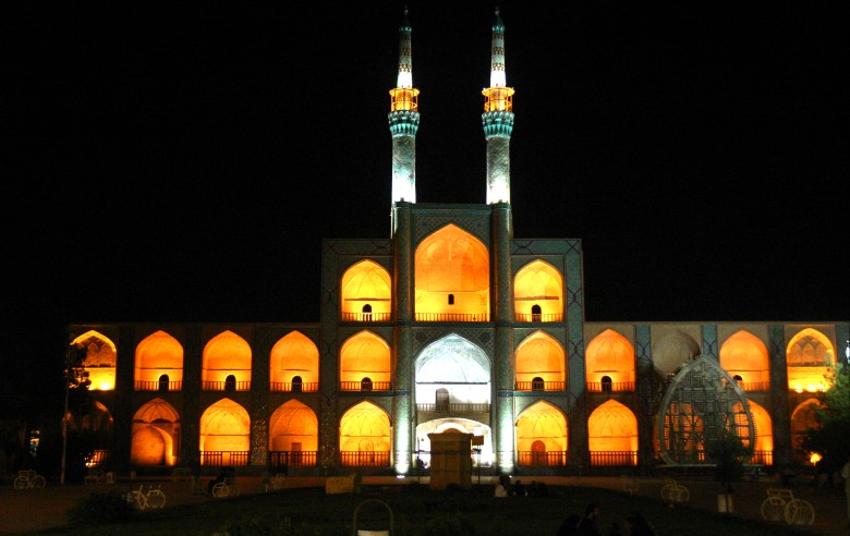 Stora moskén i Yazd på kvällen
