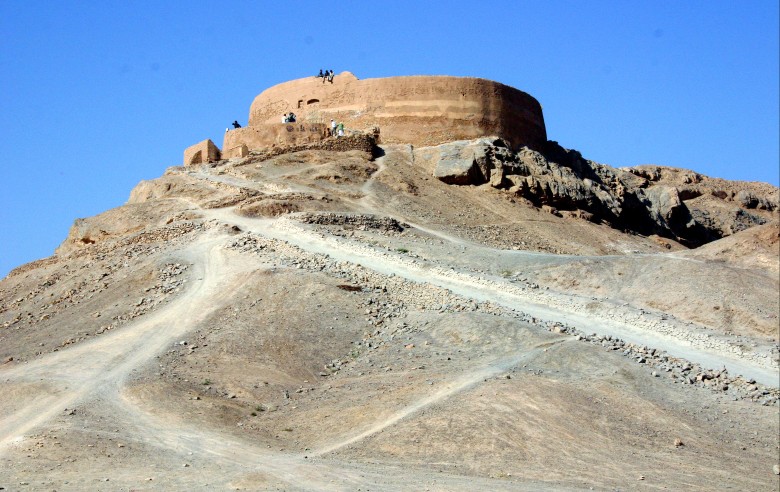 Zoroastriskt begravningstorn utanför Yazd