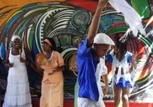 Du besöker kulturprojektet Callejón de Hamel i Havanna