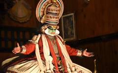 Dansen Kathakali får du uppleva i Kochi