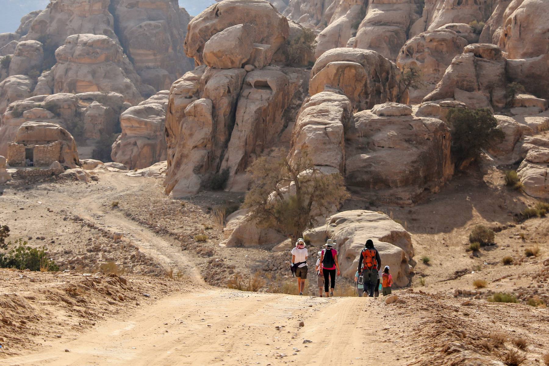 Vandringen på vackra Jordan trail  är en av många höjdpunkter på resan