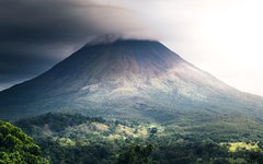 Mäktiga vulkanen Arenal i Costa Rica