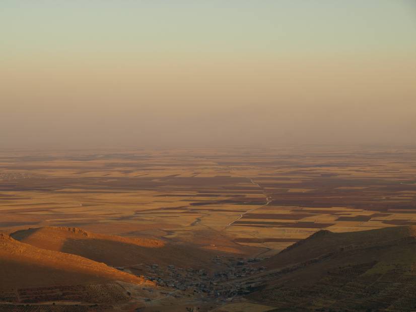 Solnedgang over Mesopotamien fran ett av Mardins tehus