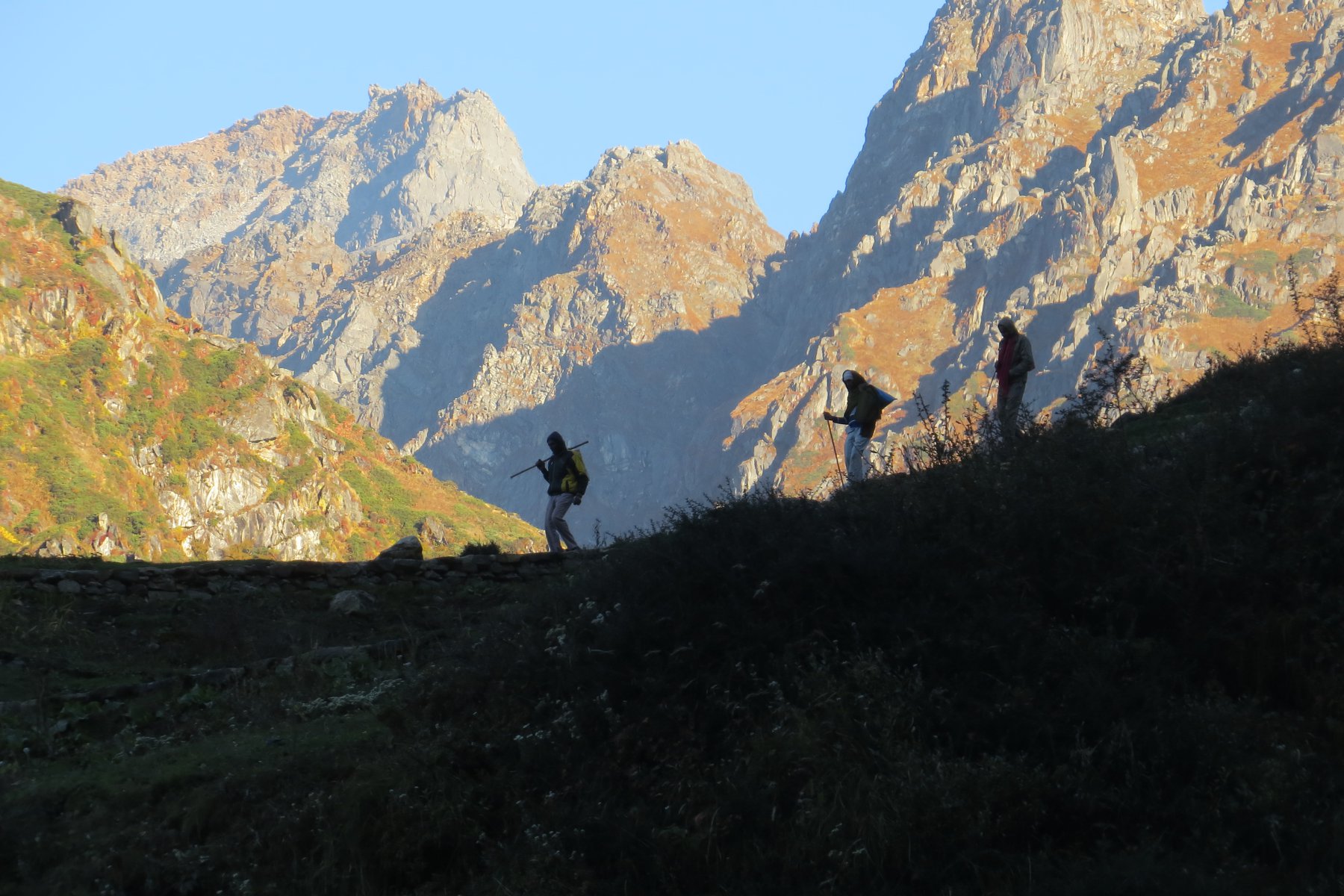 Vandring med pilgrimer i Himalaya