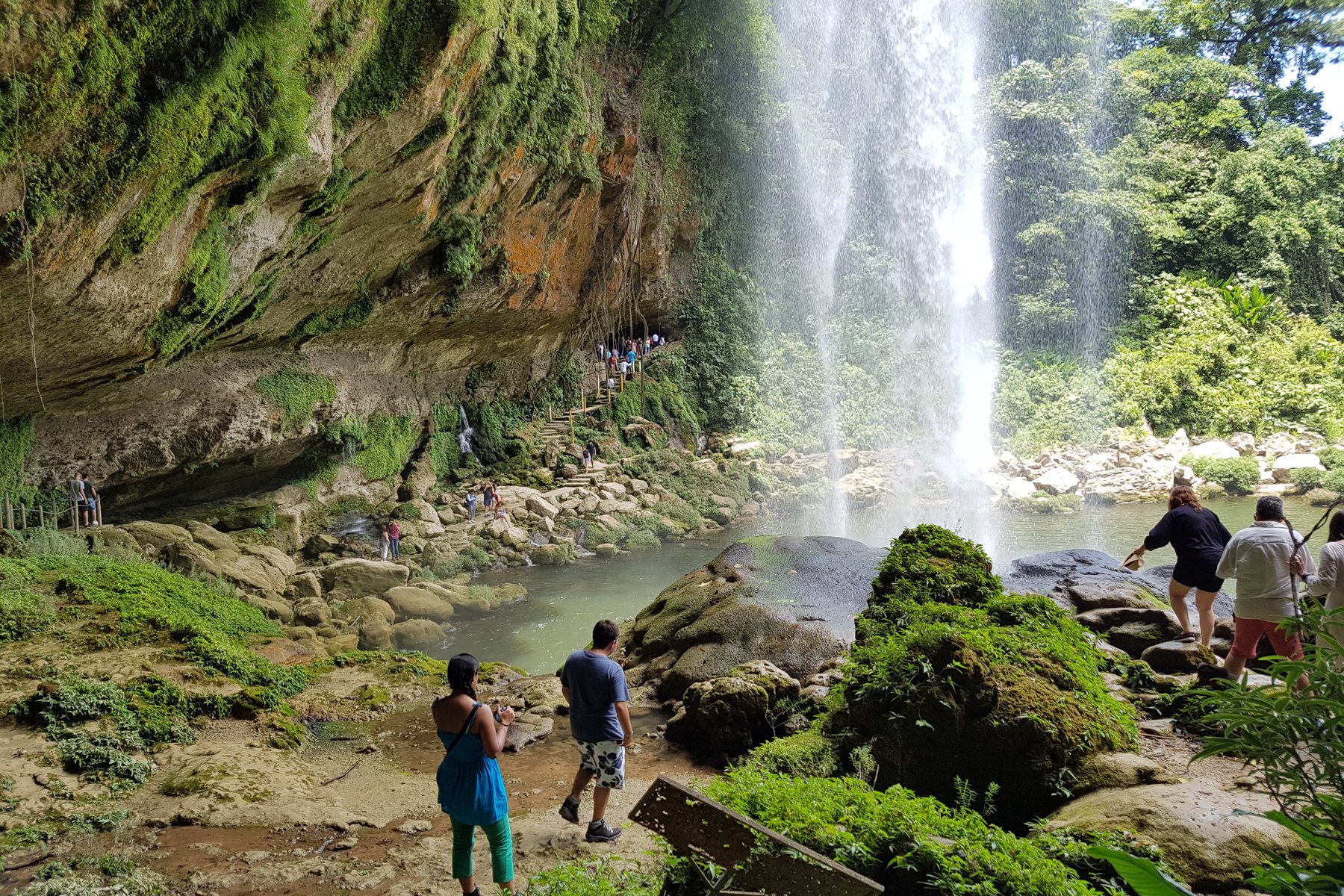 Uppfriskande vattenfall i Chiapas