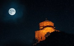 Klostret Jvari vackert beläget vid Mtskheta