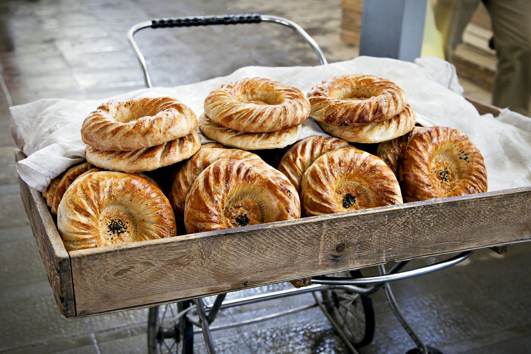 En vanlig syn i Uzbekistan är brödförsäljarna